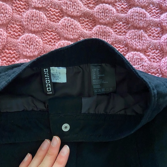 High rise button black H&M skirt - Picture 4 of 4